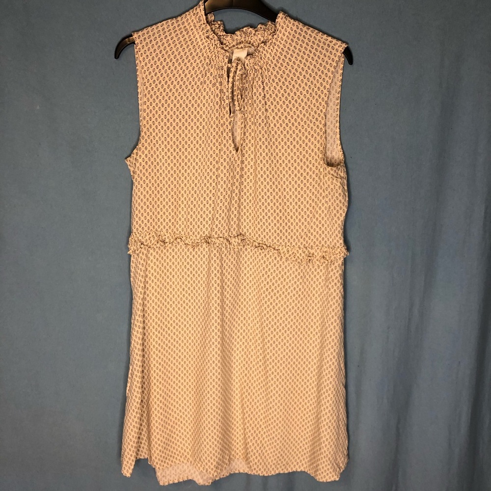 Ruffled collar shift dress